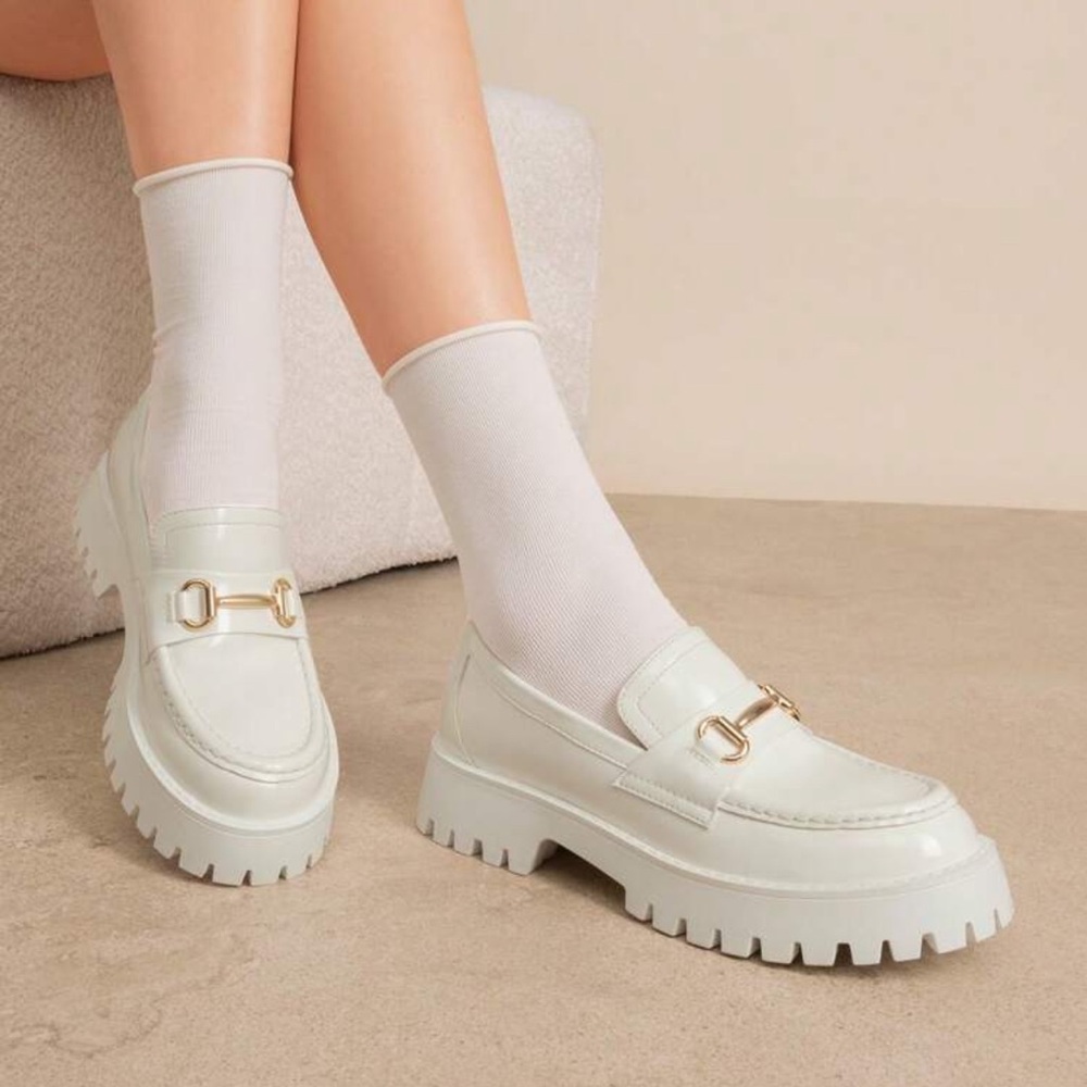 SHEIN Cream Loafers with Gold Detail 8.5 NWT